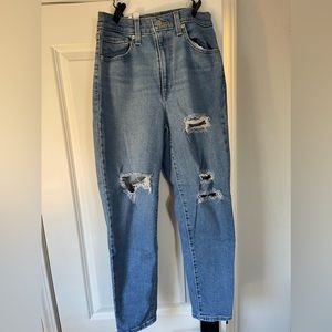 Levi’s high waisted mom jeans 27